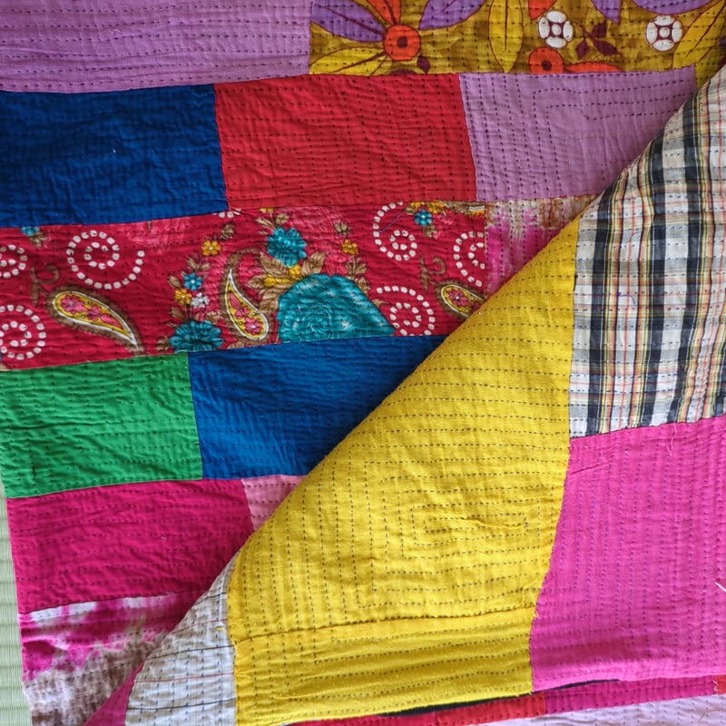 カラフル スクエア型ステッチ ラリーキルト インテリア カンタキルト 377 カラフル スクエア型ステッチ ラリーキルト カンタキルト 377