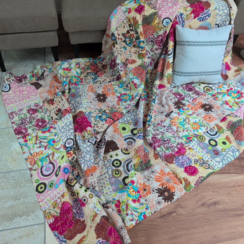 ヴィンテージ カンタキルト パッチワーク マルチカバー ラリーキルト　インド インド ヴィンテージ ラリーキルト カンタキルト マルチカバー