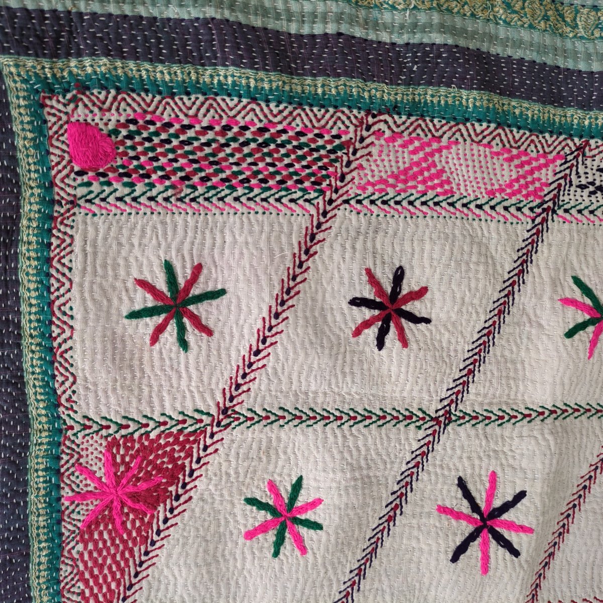 ヴィンテージカンタキルト ラリーキルト 手刺繍 ハンドメイドキルト 795 ヴィンテージカンタキルト ラリーキルト 手刺繍 ハンドメイドキルト