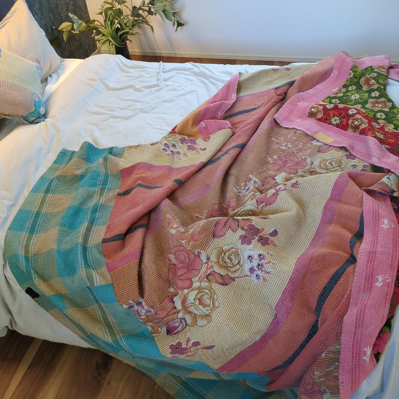 332 お花ピンク　ラリーキルト　ヴィンテージカンタキルト　インド布　カラフル 332 お花ピンク ラリーキルト ヴィンテージカンタキルト インド