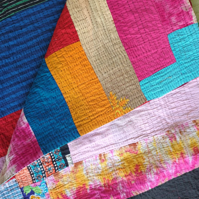 カラフル スクエア型ステッチ ラリーキルト インテリア カンタキルト 377 カラフル スクエア型ステッチ ラリーキルト カンタキルト 377