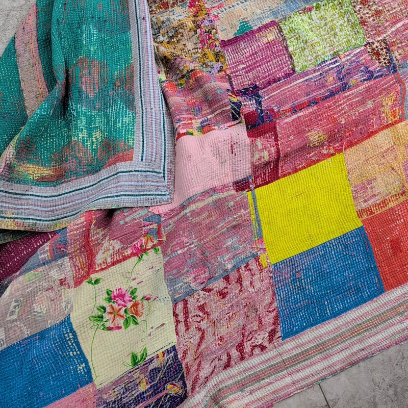 大判 色の万華鏡 ヴィンテージカンタキルト ラリーキルト インド伝統