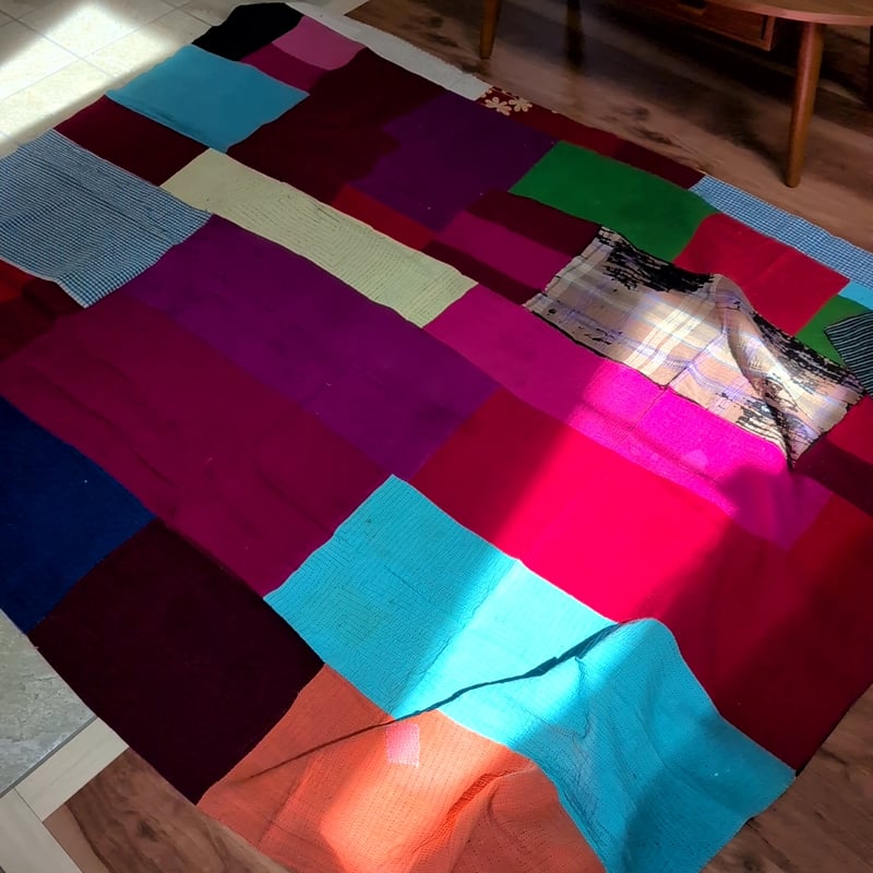 カラフル スクエア型ステッチ ラリーキルト インテリア カンタキルト 377 カラフル スクエア型ステッチ ラリーキルト カンタキルト 377