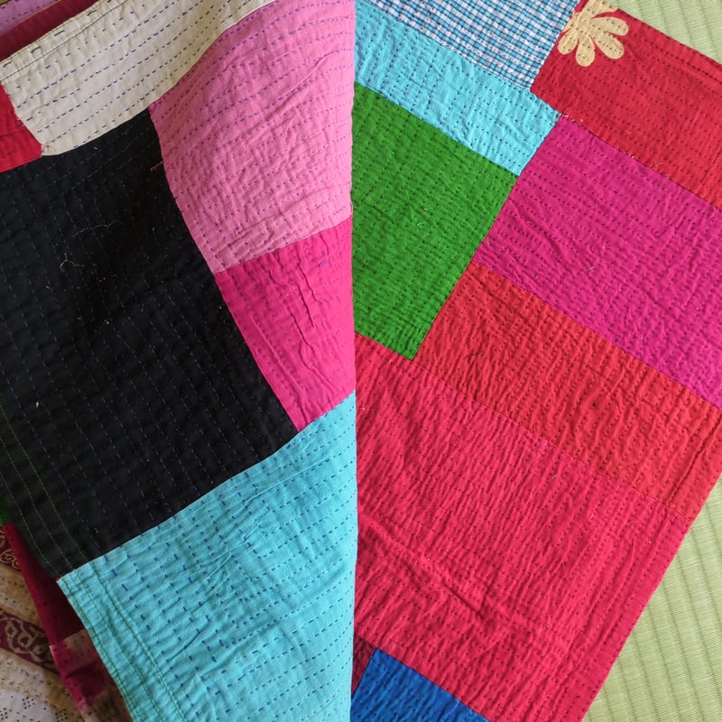 カラフル スクエア型ステッチ ラリーキルト インテリア カンタキルト 377 カラフル スクエア型ステッチ ラリーキルト カンタキルト 377