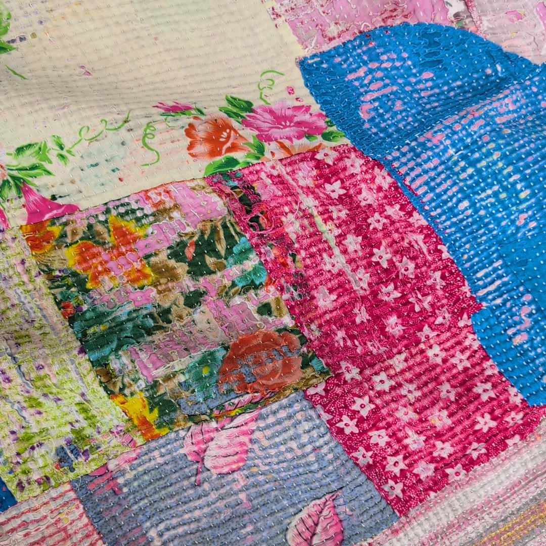 一点物 ヴィンテージカンタキルト ラリーキルト インド製 超大判 一点物】ヴィンテージ カンタ ラリーキルト 185×141｜ラグ一覧｜IDEE