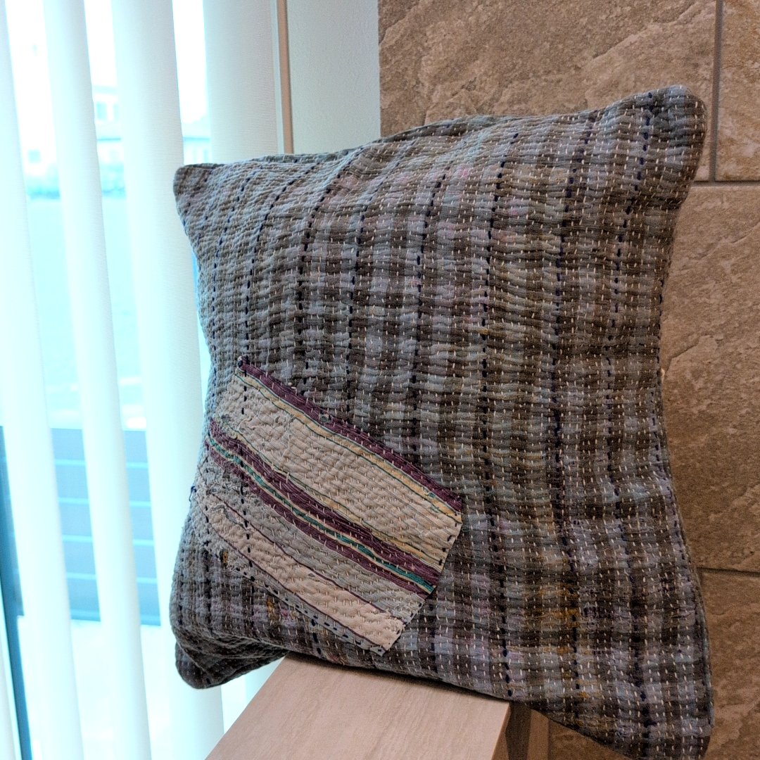 手作り インドのラリーキルト ヴィンテージカンタ クッションカバー