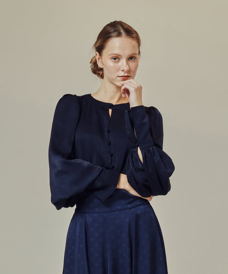 最終お値下げ！mame kurogouchi くるみボタンブラウス 2 Basic Silk Multi-Buttoned Blouse - Mame Kurogouchi