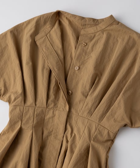 water repellent tuck dress  [beige]