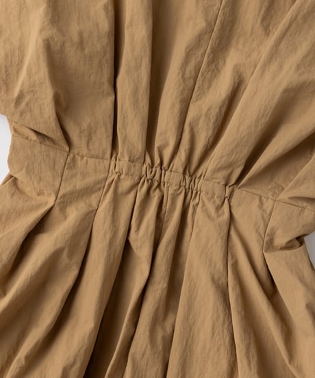 water repellent tuck dress  [beige]