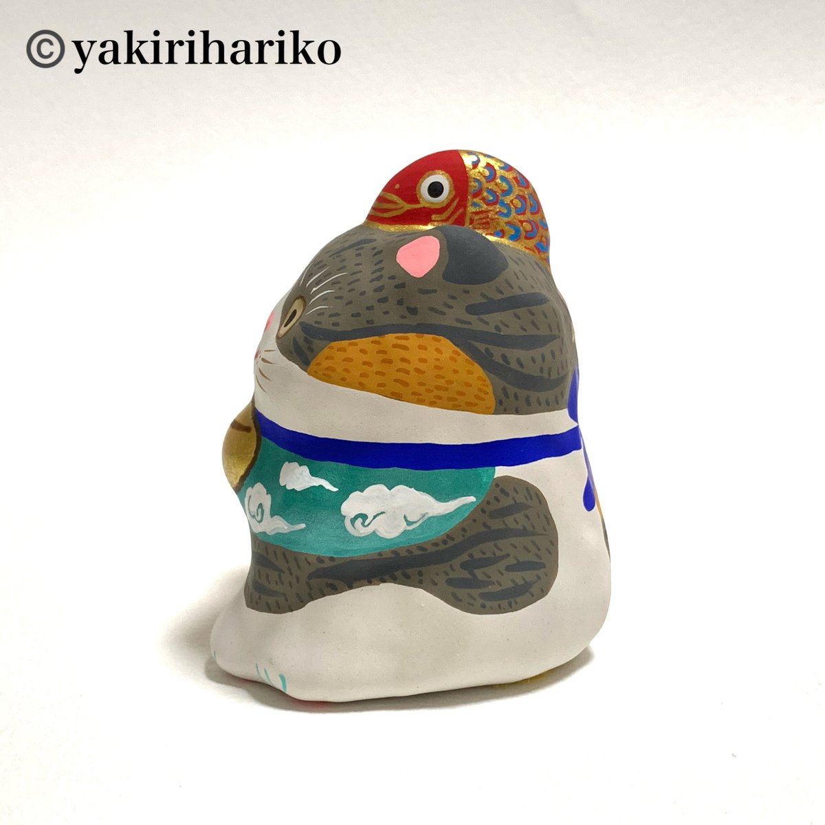 矢切はりこ 福々しい招き猫 鯛乗せダルマ 白サバ三毛 | 矢切はりこ