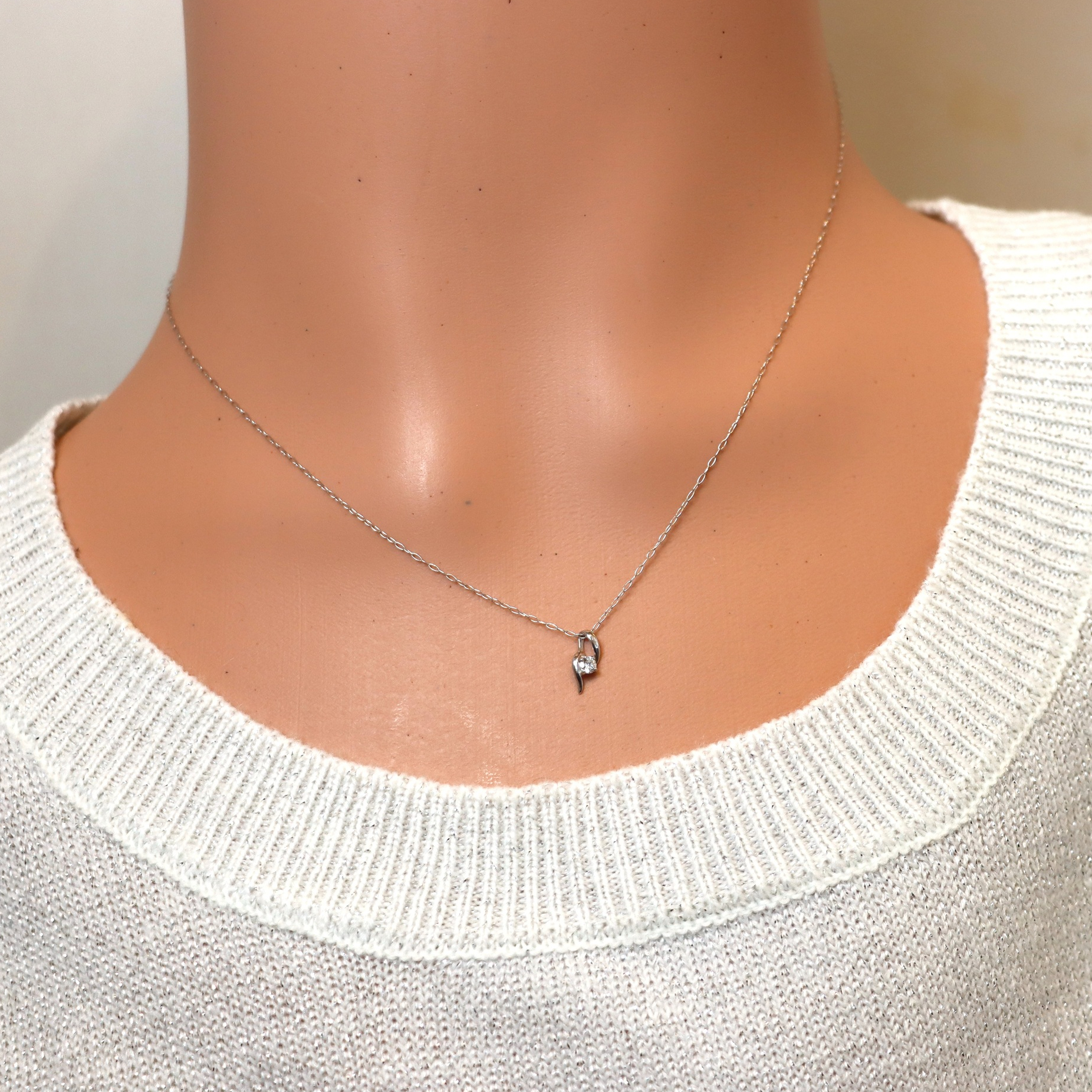 K18WGダイヤモンドネックレス 0.06ct ハート&キューピッド （ホワイト