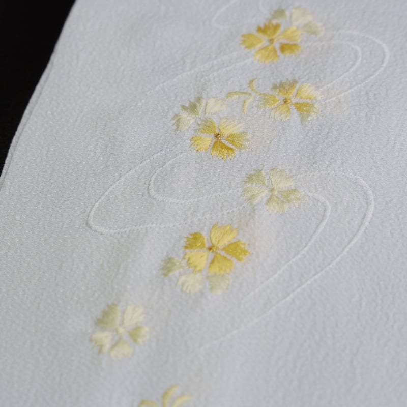 半衿　袖　汗取り 袷用》洗える刺繍半襟「唐草」 | コットンパール和小物MIZUHO