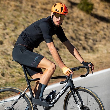 【Santini サンティーニ】ADAPT　ビブショーツ　ブラック