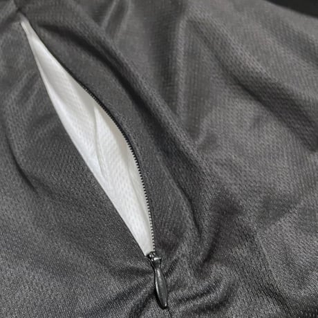 デマルキ x チネリ テックTシャツ ブラック