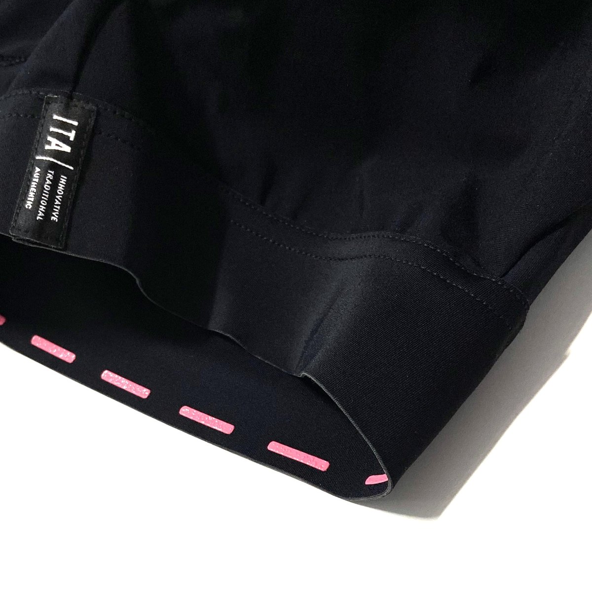 デマルキ ウーマンズ センティエロ MTB ビブショーツ | Podium ONLINE