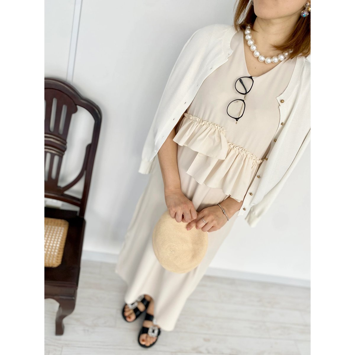 フリルホワイト　1点 予約】フリルデザイン ポンチワンピース オフホワイト | hanao select