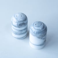 Salt & Pepper Shaker / Mable