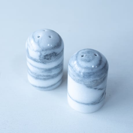Salt & Pepper Shaker / Mable