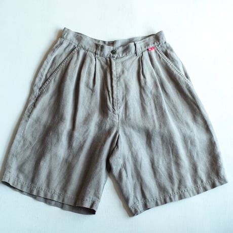 Down Town Two-tuck Linen Shorts