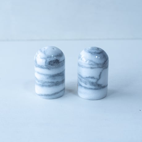 Salt & Pepper Shaker / Mable