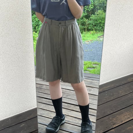 Down Town Two-tuck Linen Shorts