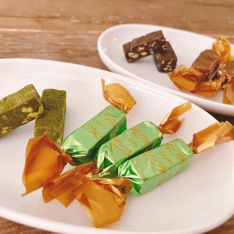 有機国産茶葉使用 お茶屋の濃厚 抹茶タフィ | 茶雑菓 オンラインショップ