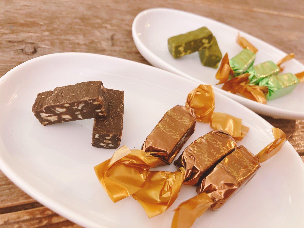 有機国産茶葉使用 お茶屋の濃厚 ほうじ茶タフィ | 茶雑菓 オンライン