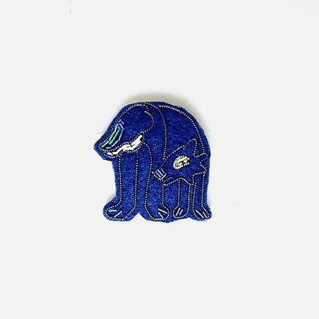 刺繍ブローチ / オオカミ