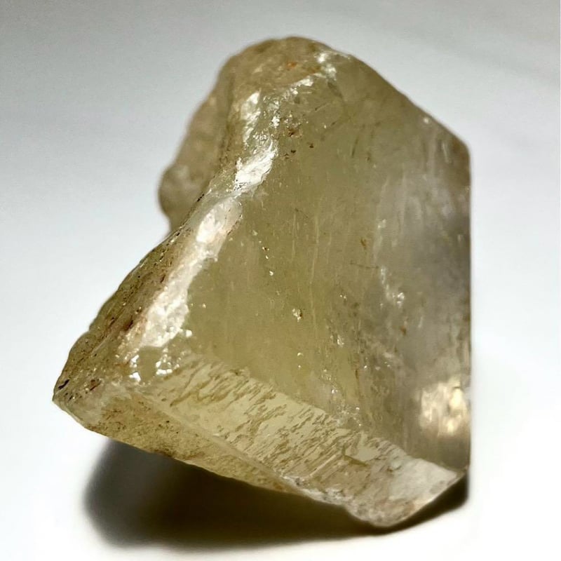 天然レモンクォーツ（硫黄水晶） 原石 ポイント 擦るとほんのり硫黄の