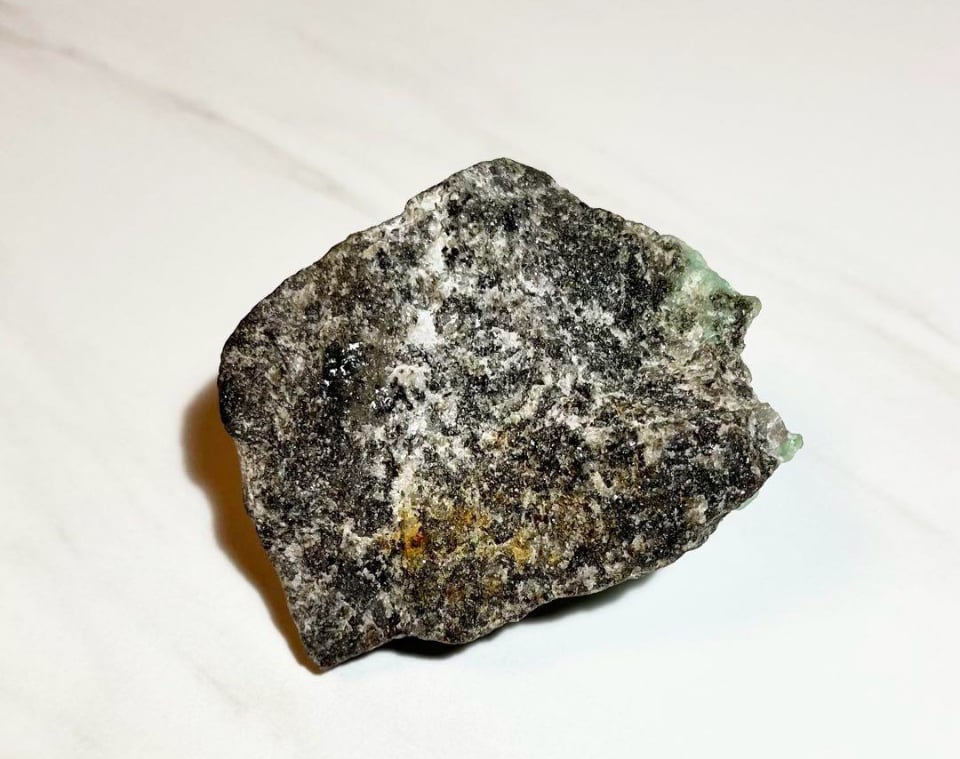 エメラルド ミネラル 鉱石 鉱物 原石 標本 母岩付き コロンビア産 母岩付エメラルド – 天然石ハッピーギフト