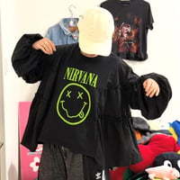 Tシャツ×フリルブラウス