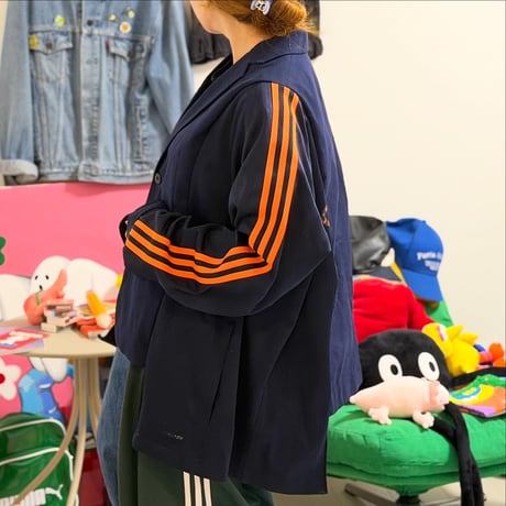トラックジャケット×テーラードジャケット