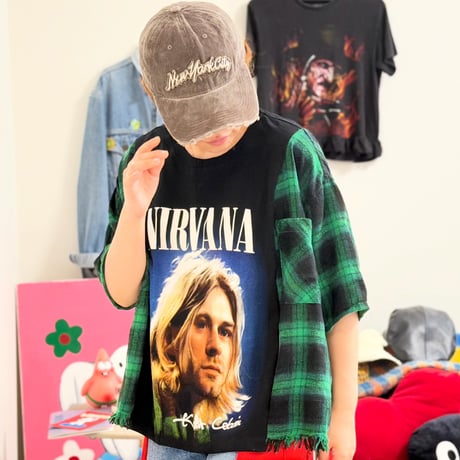 Tシャツ×チェックシャツ