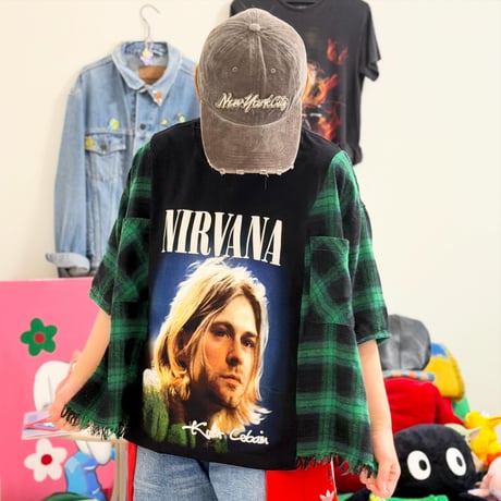 Tシャツ×チェックシャツ