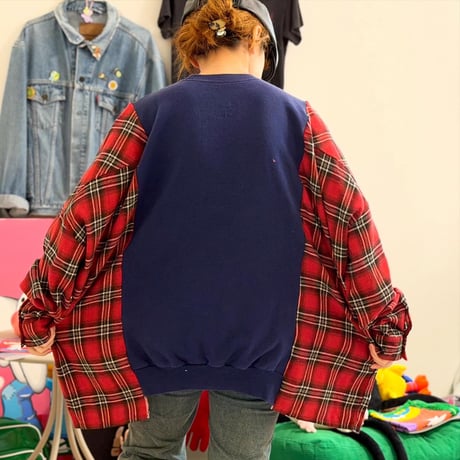 スウェット×シャツ