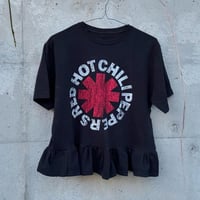 フリルTシャツ