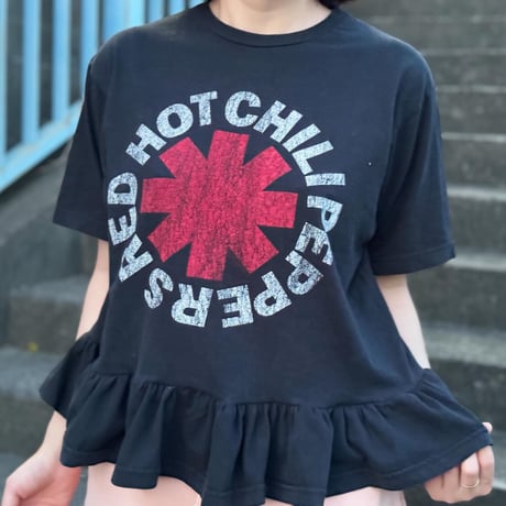 フリルTシャツ
