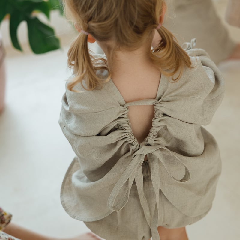 son and daughter】 ODETTE TOP | すみれ草