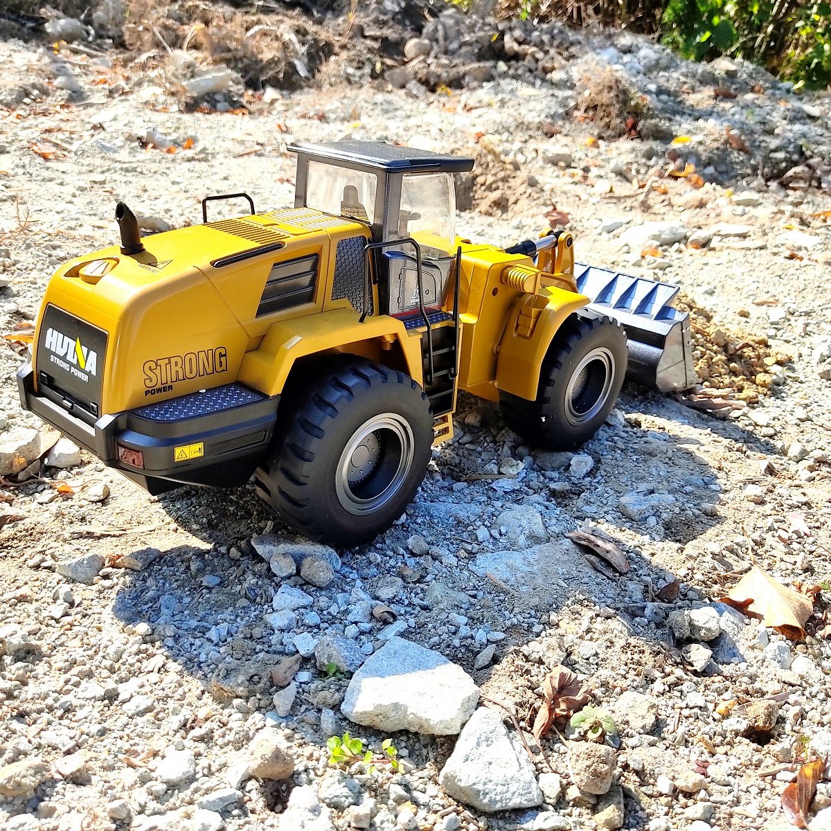 ラジコン ホイールローダー 合金強化版 1/14スケール 583 HUINA