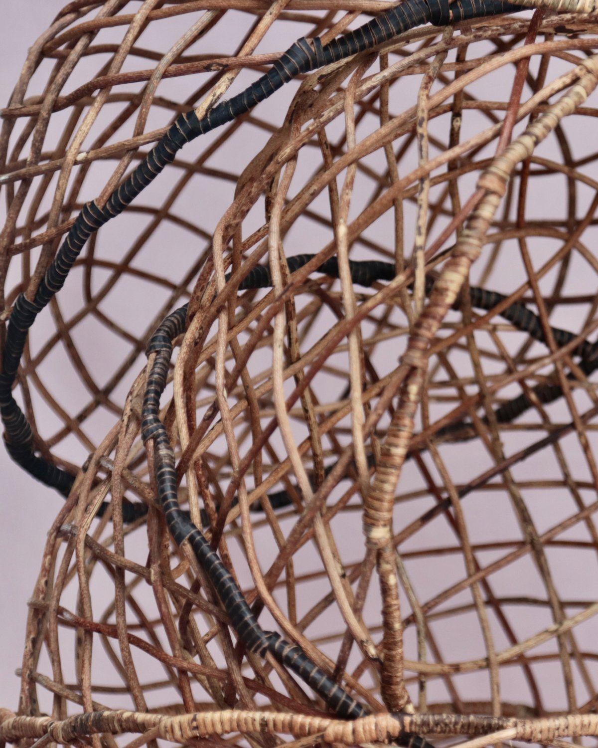 渡部萌 moe watanabe あけび蔓 紋様かご あけび軽編みかご 渡部萌 | 双柿舎 two persimmons