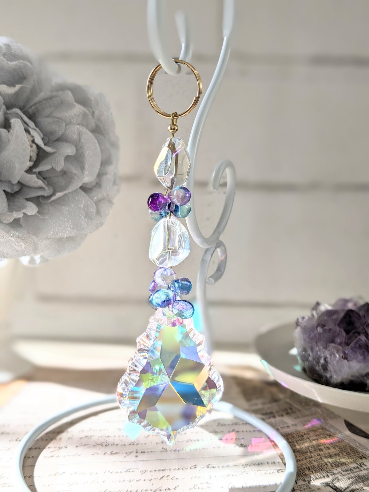 サンキャッチャー♡ハンドメイド「深い紫色とチェコビーズフラワー♪」 サンキャッチャー♡ハンドメイド「深い紫色とチェコビーズ
