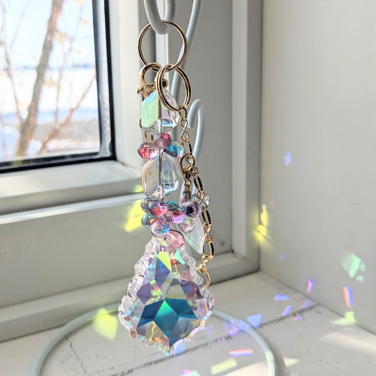 サンキャッチャー♡ハンドメイド「深い紫色とチェコビーズフラワー♪」 ミニサンキャッチャー【チェコビーズ】レッド×ブルー | Radiant