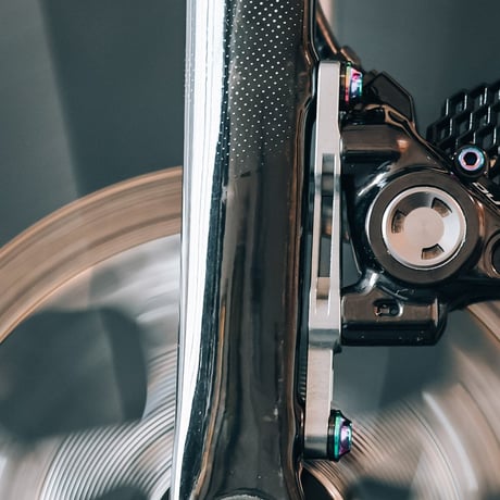 Titanium フラットマウント キャリパーボルト（超低摩擦ワッシャー付き）32mm