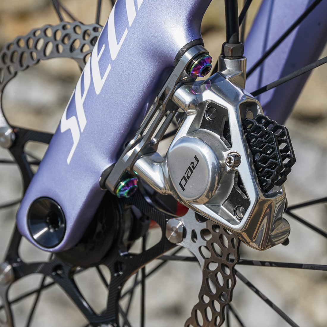 Flat-Mount ディスクブレーキアダプター（SRAM ロードキャリパー用