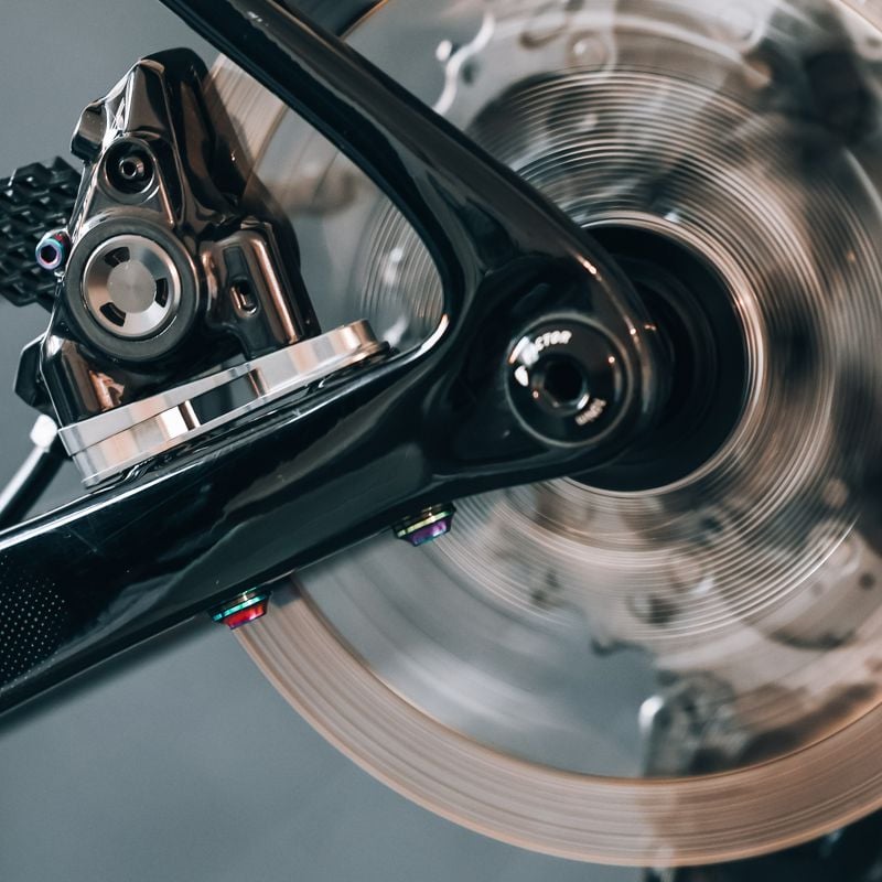 Flat-Mount ディスクブレーキアダプター（SRAM ロードキャリパー用