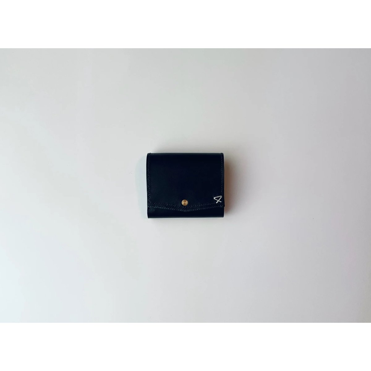 アミ　折りたたみ財布　黒 AMI PARIS(アミ パリス) 折りたたみ財布(レディース) - 海外通販