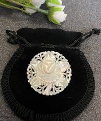 ベツレヘムパール　バラ　薔薇　ブローチ