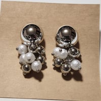 カボションとパールビーズじゃらじゃらピアス | U_nico☆