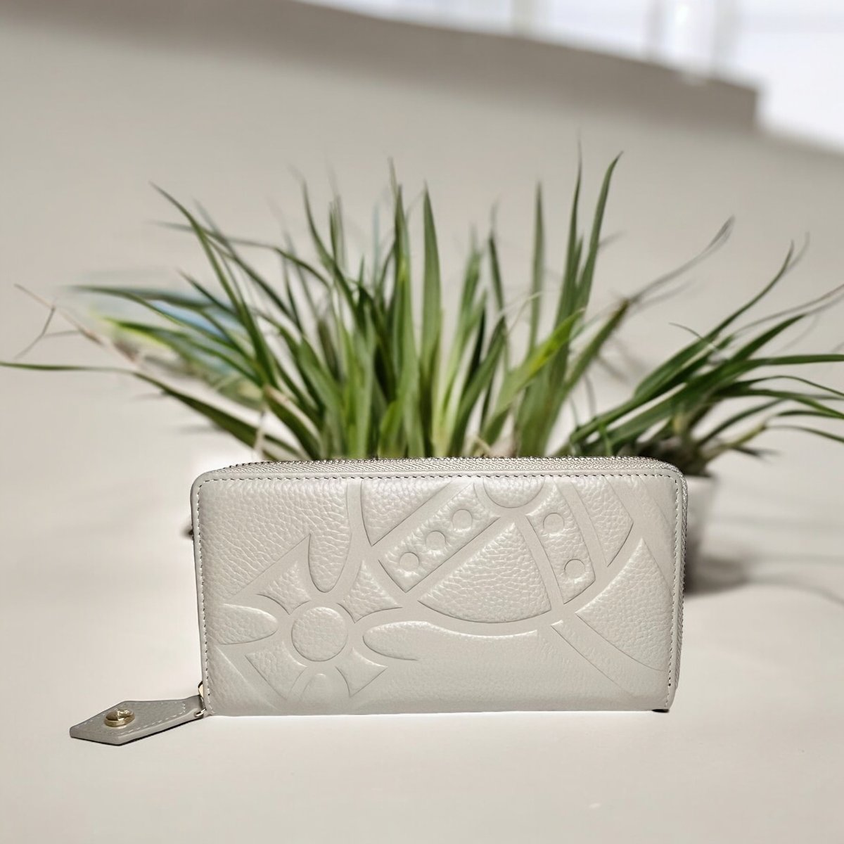 VivienneWestwood 型押し レザー ジップアラウンド 長財布 | LQEMIE