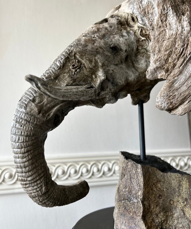 NO.62「静眼のアフリカゾウ」 | 流木と動物彫刻